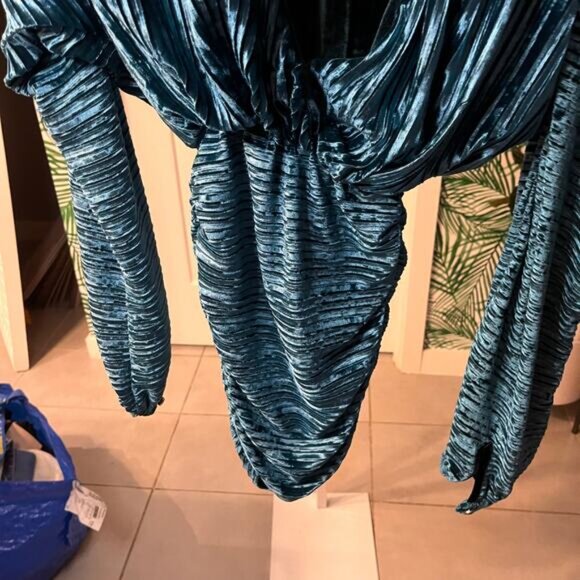 NBD Illusion Women's Teal Blue Shoulder Pad Wrap Velvet Mini Dress Size Xl - Picture 5 of 10